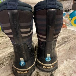 Toddler 7 Bogs 👦🏼 or 👧🏽 snow boot waterproof